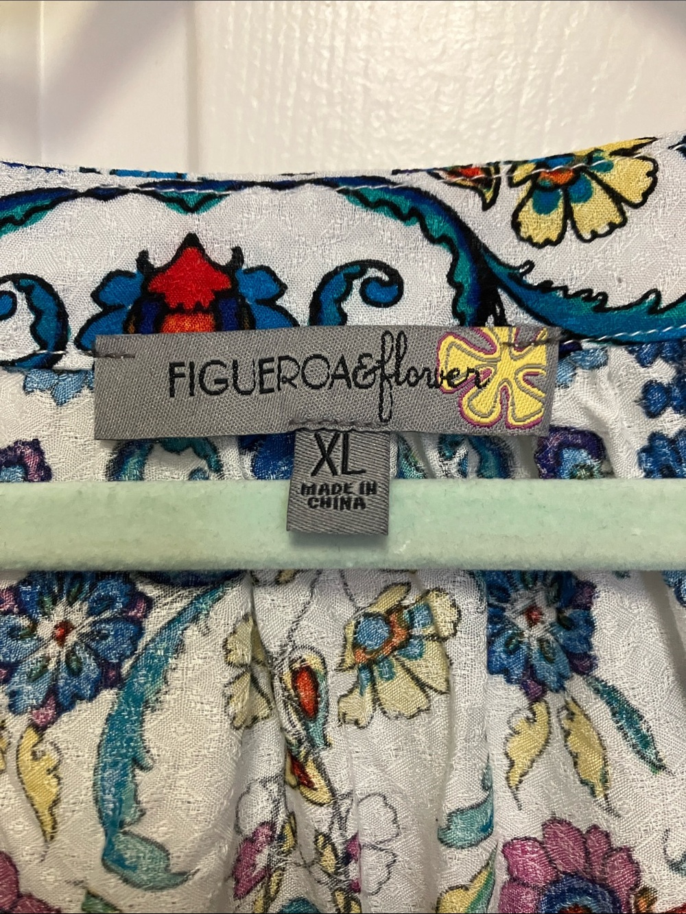 Figueroa & Flower Boho Floral Peasant Top in Blue, White & Red Size XL - Picture 4 of 5